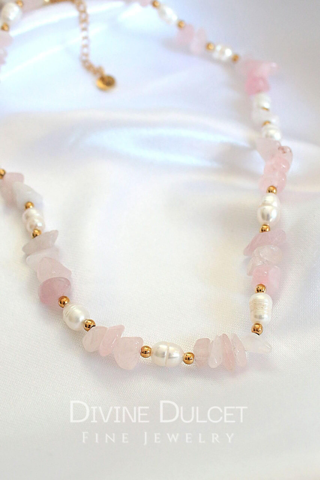 Rozenkwarts Choker | Natuurlijke Kristallen & Zoetwaterparel Ketting