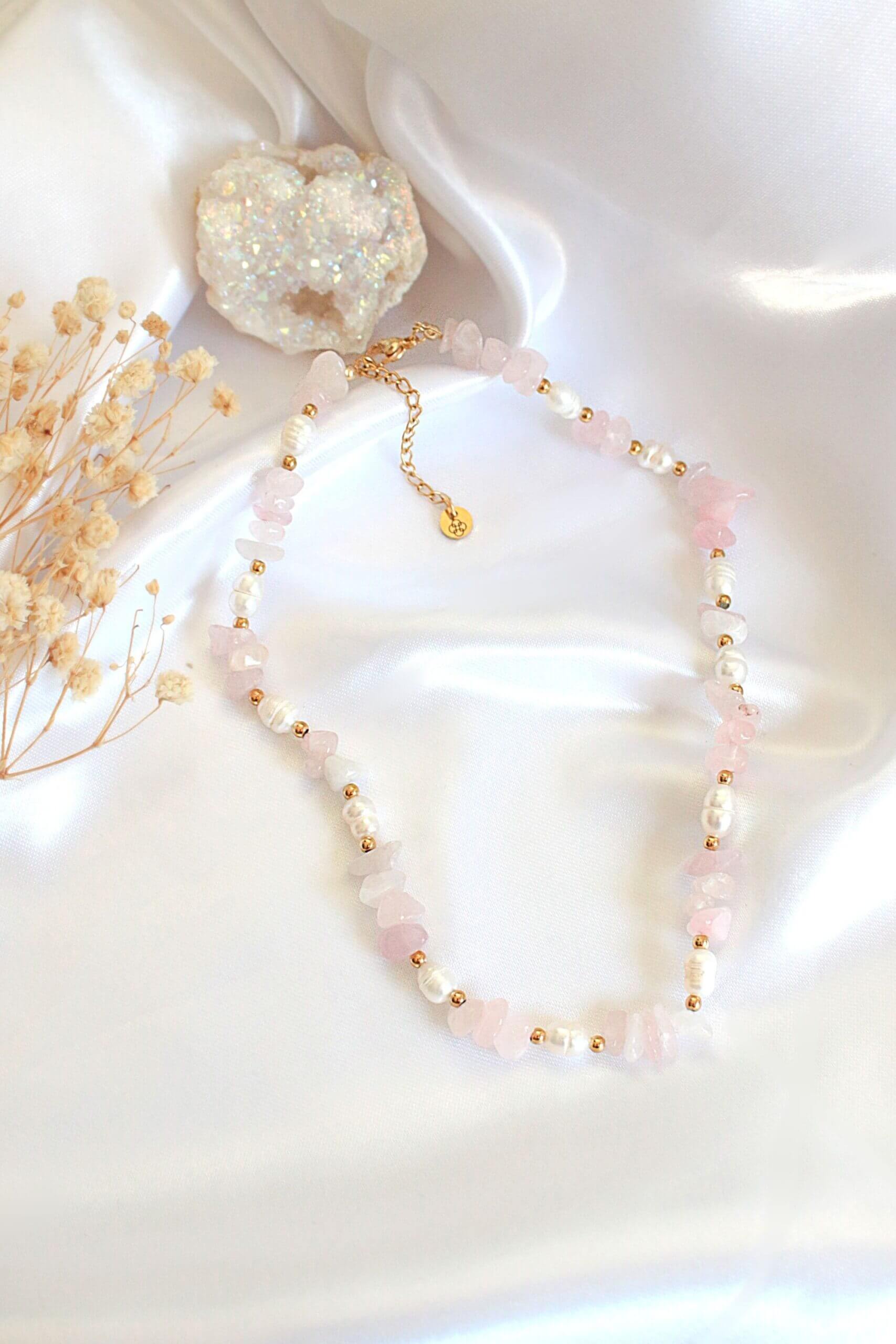Rozenkwarts Choker | Natuurlijke Kristallen & Zoetwaterparel Ketting