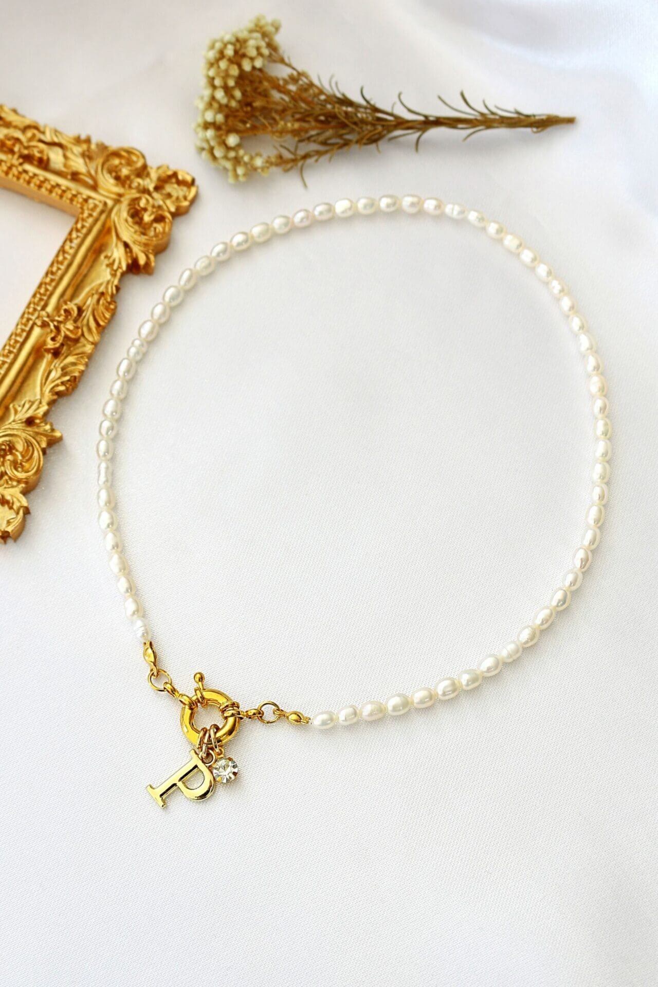 Gepersonaliseerde Initiaal Choker | 24k Goud & Zoetwaterparel Ketting