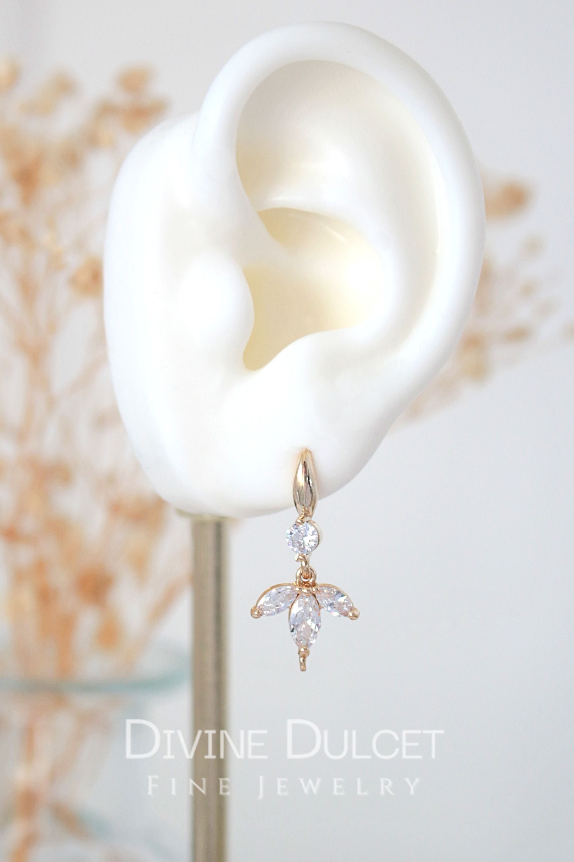 ✨ "Bloom" Bloemblaadjes Oorbellen | 24K Goud | 925 Zilver | Zirconia