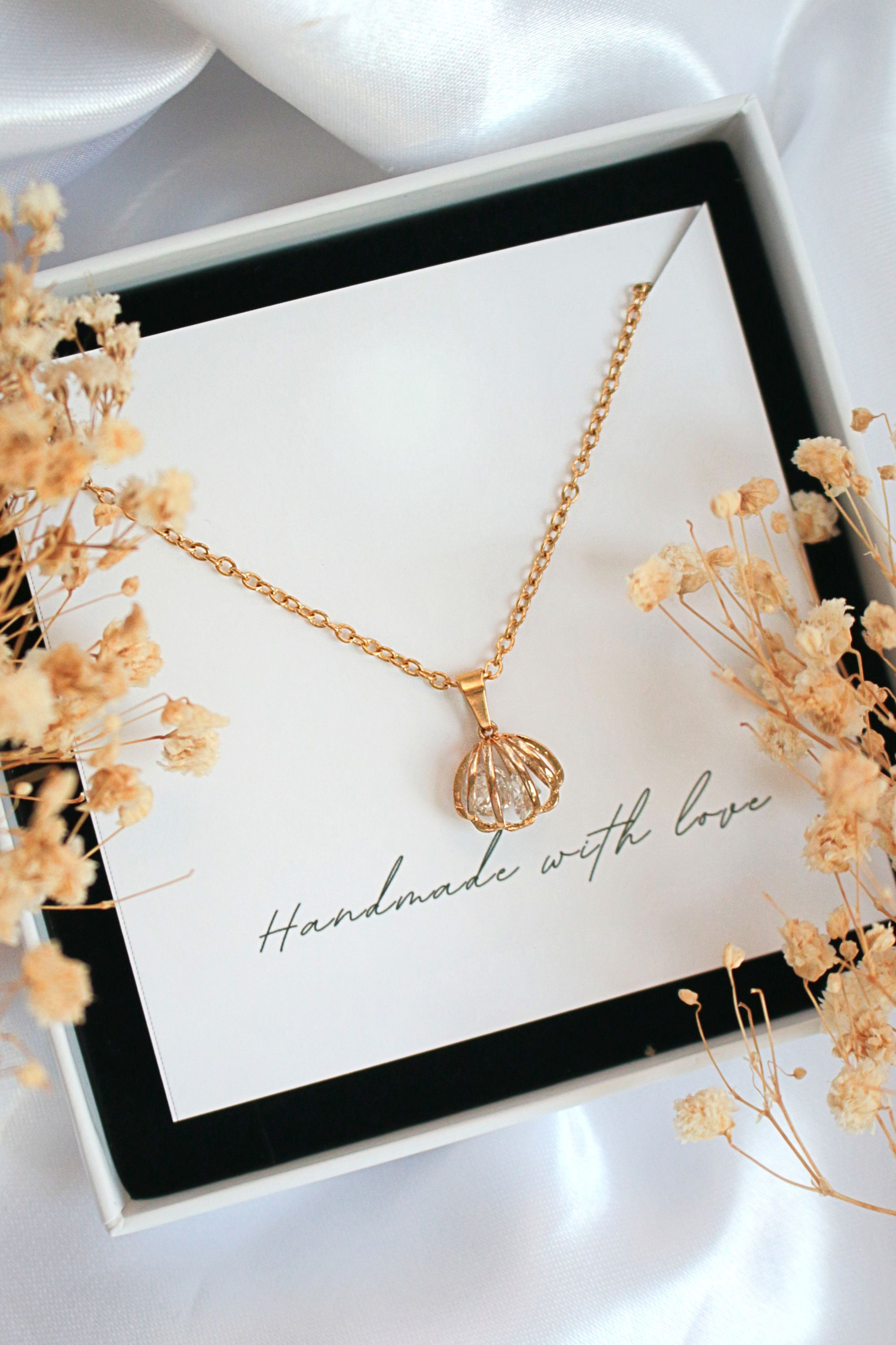 Zeeschelp Ketting 24K Goud met Zirkonia |