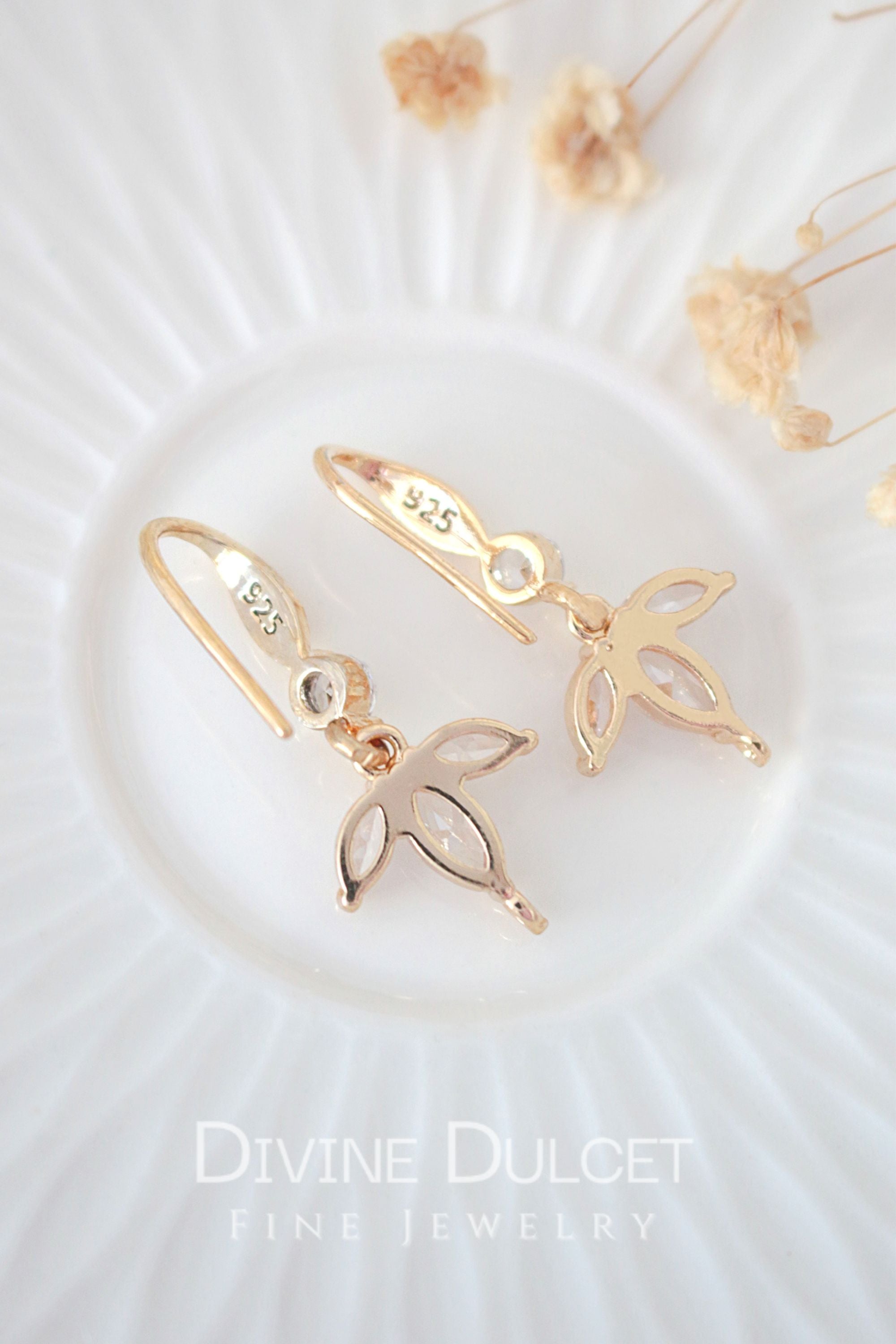 ✨ "Bloom" Bloemblaadjes Oorbellen | 24K Goud | 925 Zilver | Zirconia