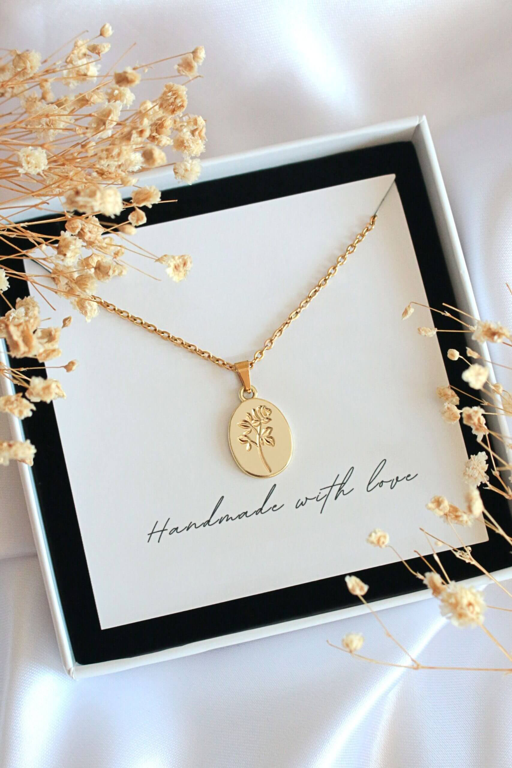 “Bouquet de Roses” 24K Classy Floral Necklace